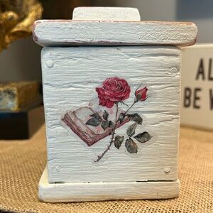Vintage wooden Box with lid ROSES romantic shabby cottagecore rose petal storage